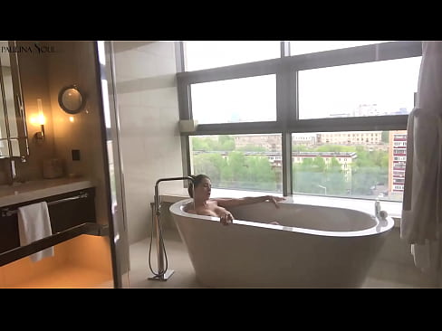 ❤️ Obrovská baba vášnivo si honí kundu v kúpeľni Super sex na sk.28films.ru ️❤