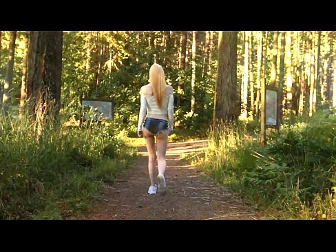 ❤️ Krásna žena sa pohybuje pomaly, nie nahé video Super sex na sk.28films.ru ️❤
